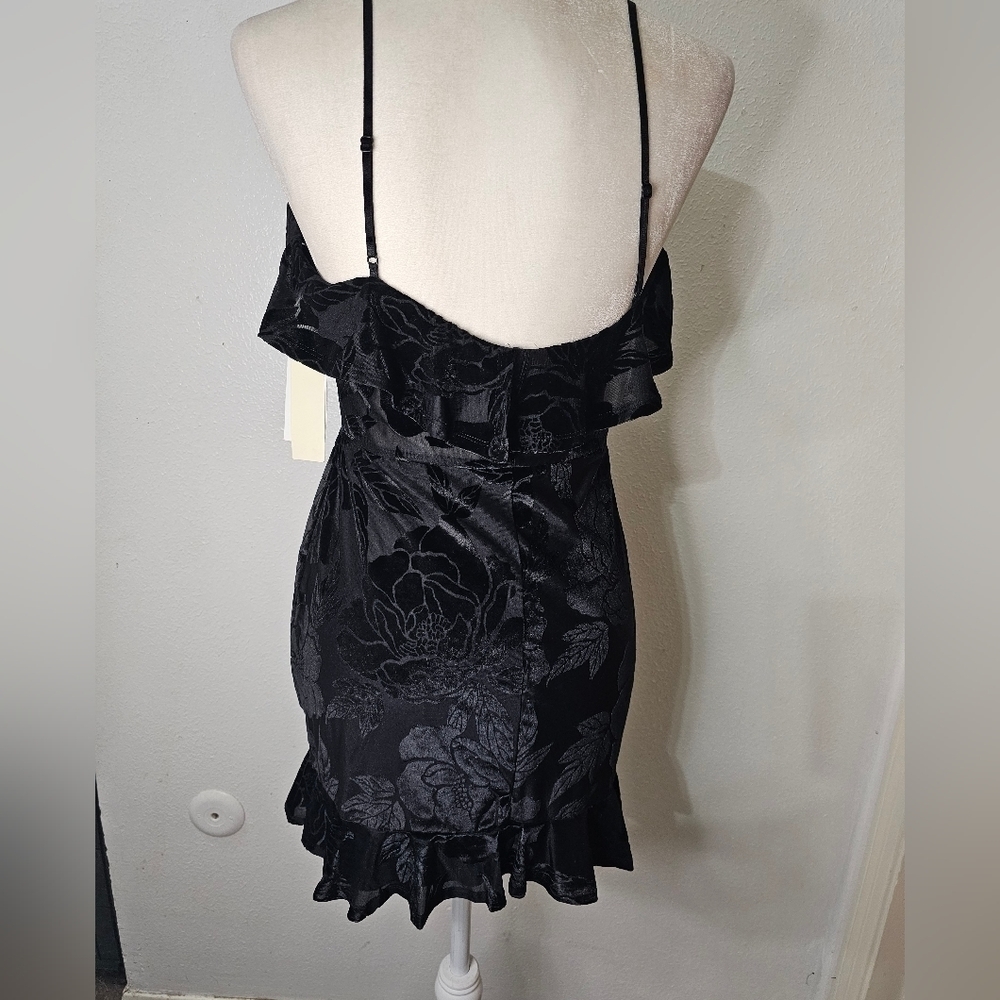 ROW A LBD DRESS - Picture 2 of 8